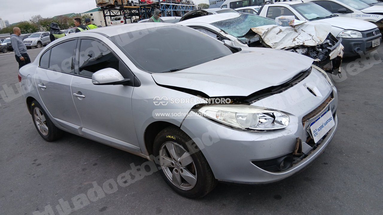 Renault Fluence Dyn 2012 em leilao em Brasil