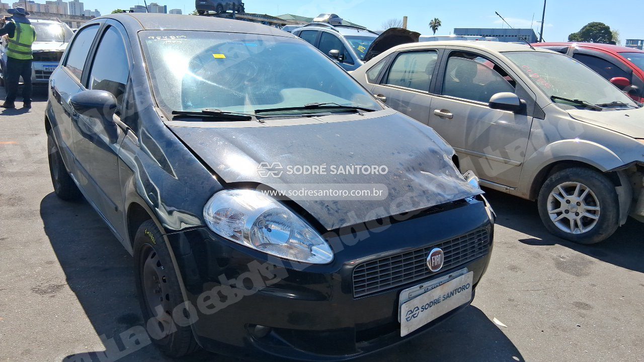Fiat Punto Attractive 2012 em leilão em Brasil