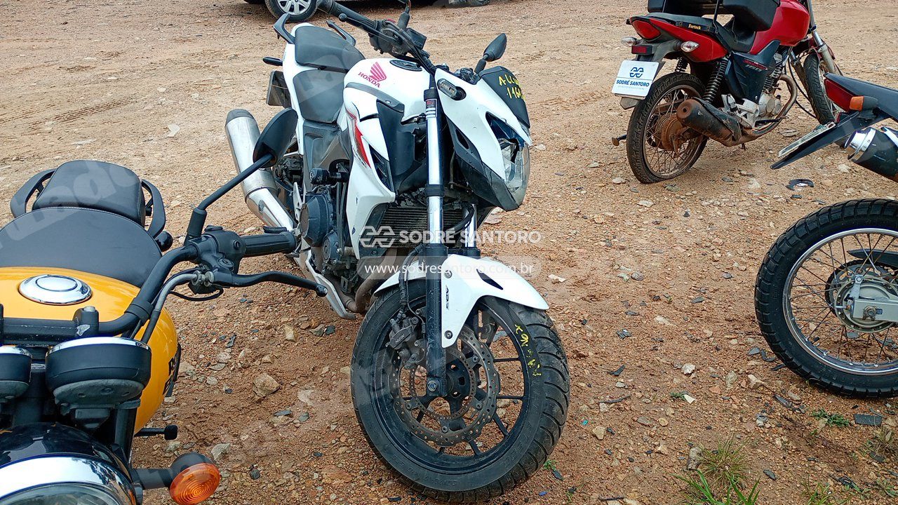 Honda Cb 500F 2014 em leilão em São José dos Pinhais/PR