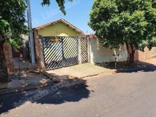 Casa de 54 m2 em leilão em Itápolis/SP