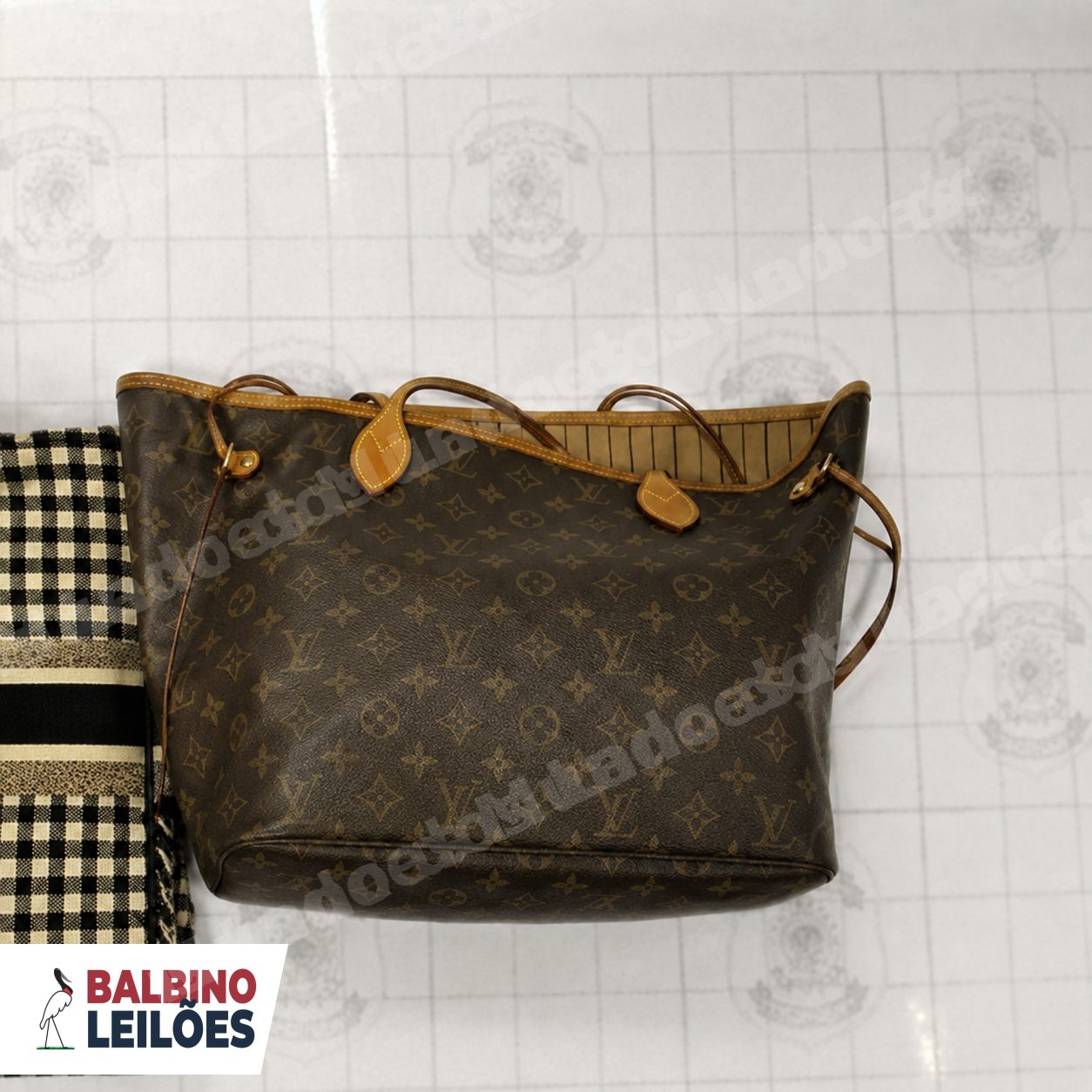 Terreno em leilao em Louis Vuitton Cuiabá/MT