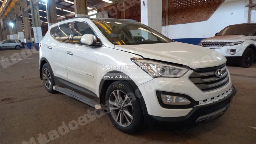 Hyundai Santa Fe V6 2015 em leilão em Sertãozinho/SP