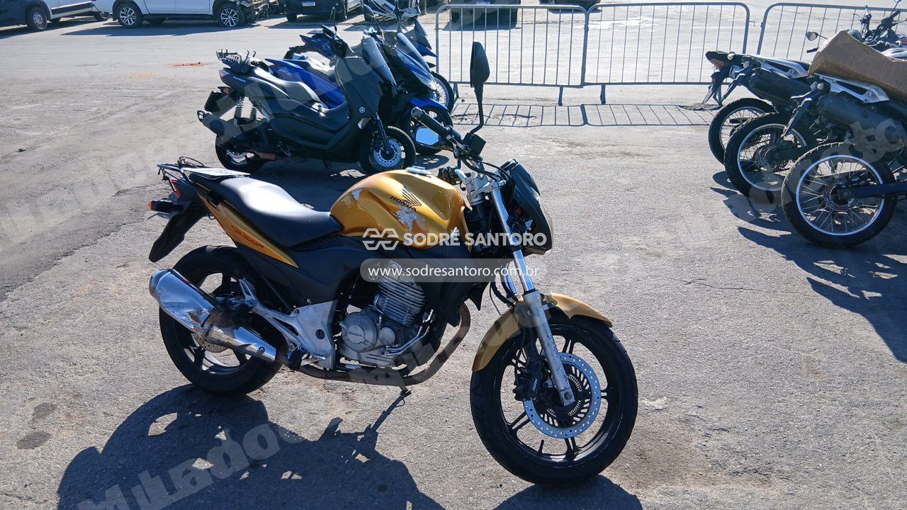 Honda Cb 300R 2010 em leilão em Brasil