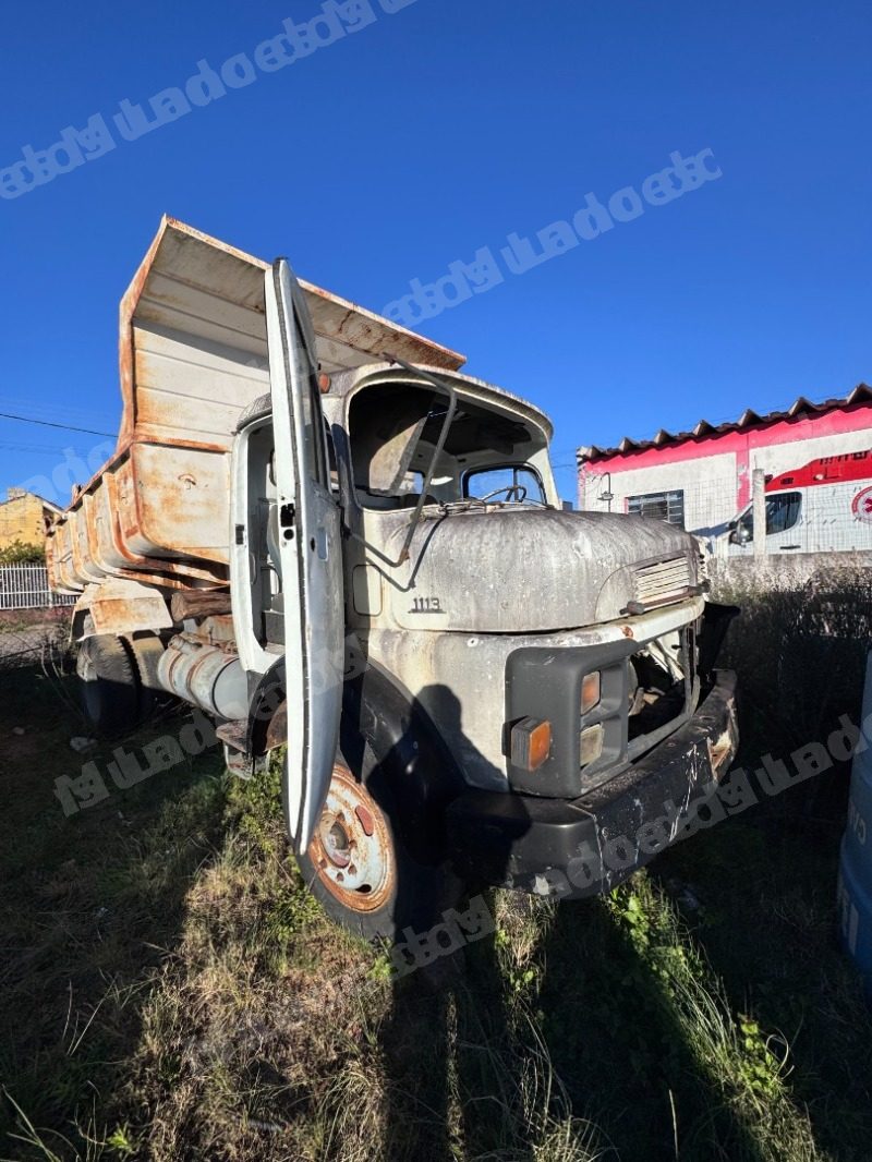 Mercedes Benz em leilao em Brasil