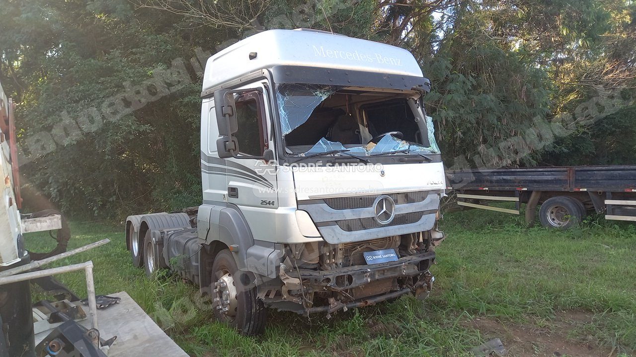 Mercedes em leilao em Monte Mor/SP