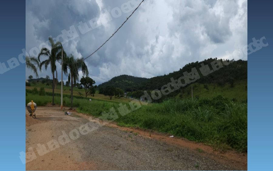 Terreno de 800 m2 em leilão em Carmópolis de Minas/MG
