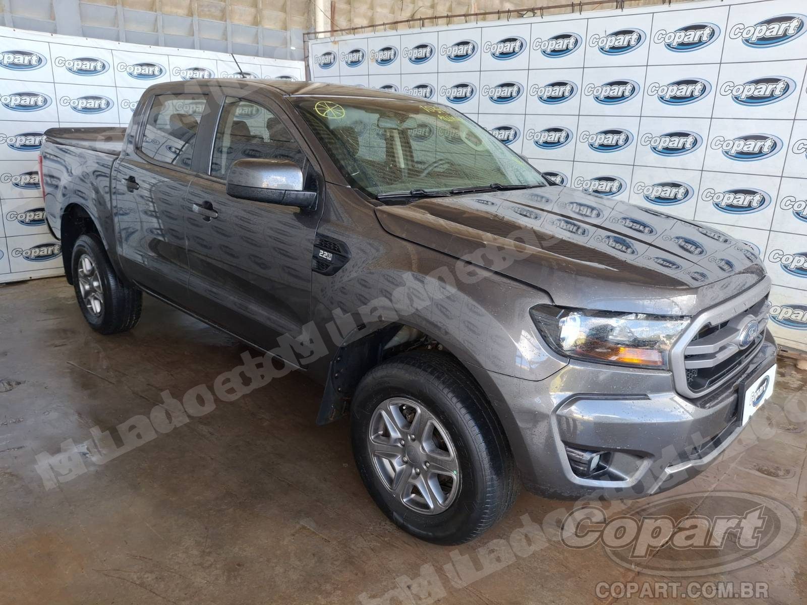 Lote em leilao em Candeias/BA