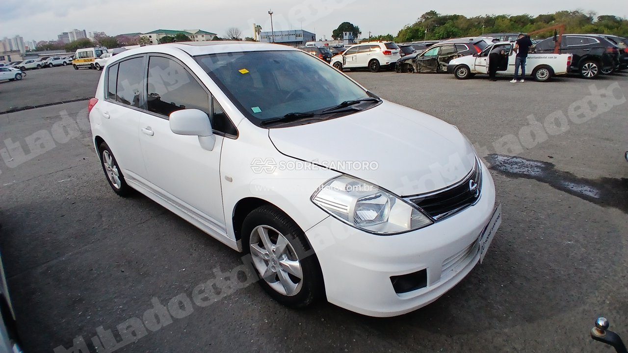 Nissan em leilao em Brasil