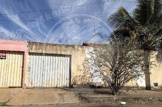 Casa de 50 m2 em leilão em Montes Claros/MG