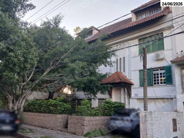 Casa de 456 m2 em leilão em Porto Alegre/RS