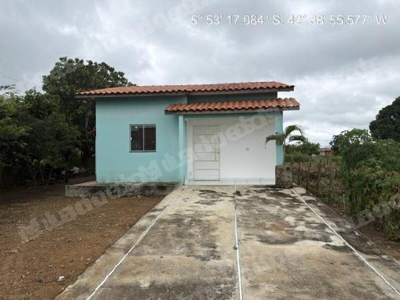 Casa em leilao em Agua Branca/PI