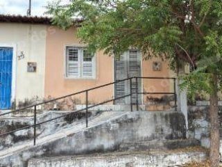 Casa de 79 m2 em leilão em Santa Quitéria/CE