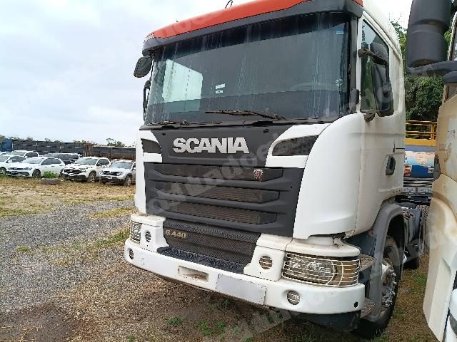 Scania 2014 em leilão em Brasil