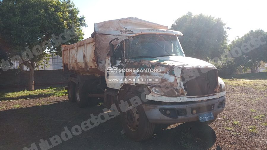 International 4400 P7 6X4 2014 em leilão em Bauru/SP