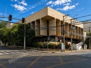 Imóvel comercial de 1819 m2 em leilão em Cuiabá/MT