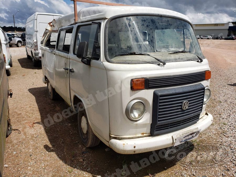 Volkswagen Kombi 2007 em leilão em Curitiba/PR
