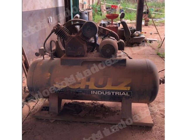 Máquina e equipamento em leilão em Aripuanã/MT