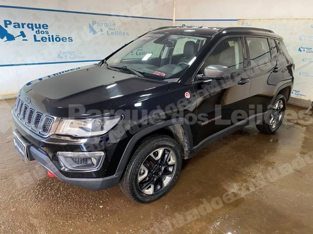 Jeep em leilao em Brasil
