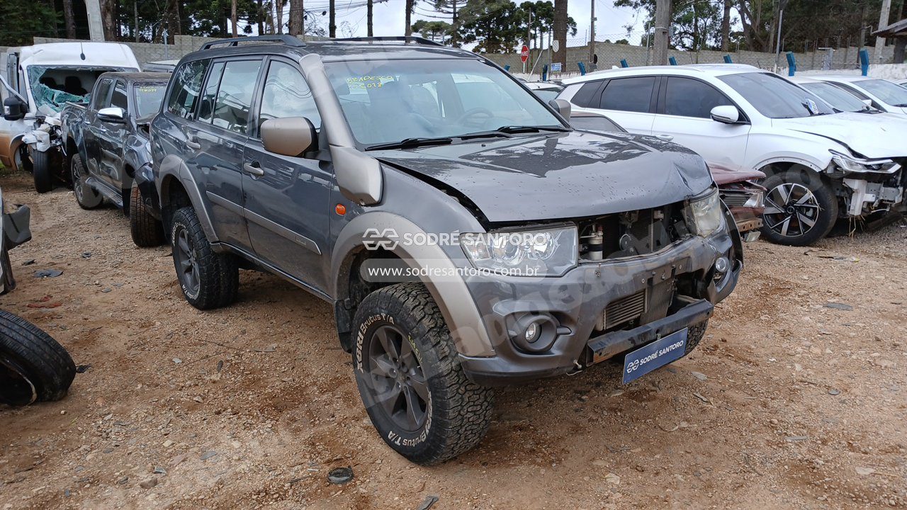 Mitsubishi em leilao em São José dos Pinhais/PR