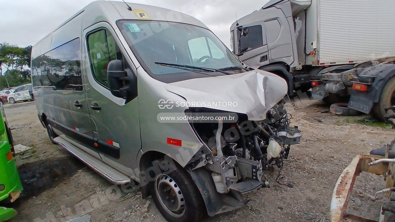 Renault Master Guerra 16P 2025 em leilao em Brasil