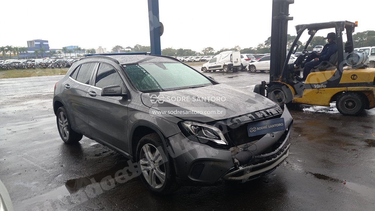 Mercedes em leilao em Monte Mor/SP