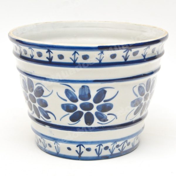 Lote em leilao em Porcelana Decorado Artisticamente Com Motivo Floral/MG