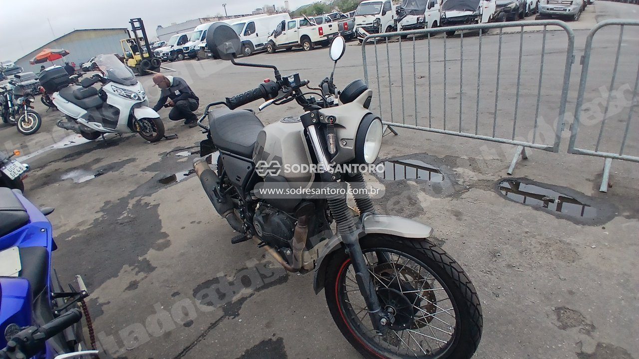 Re Scram 411 2023 em leilão em Brasil