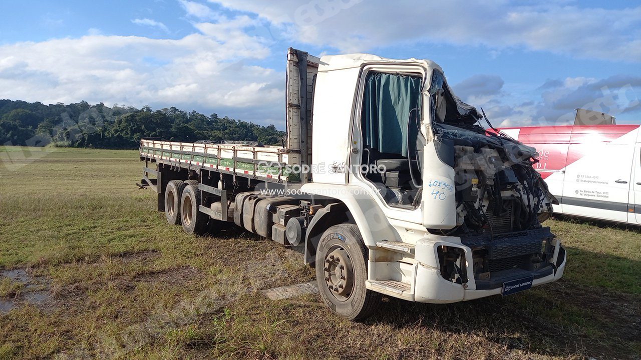 Volvo em leilao em Cesário Lange/SP