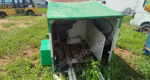 Veiculo em leilao em Cajazeirinhas/PB