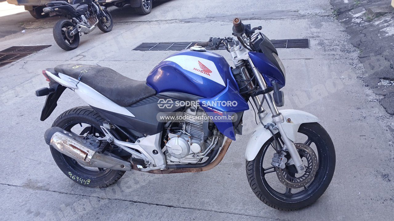 Honda Cb 300R 2014 em leilão em Brasil