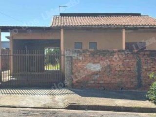 Casa em leilao em Adamantina/SP
