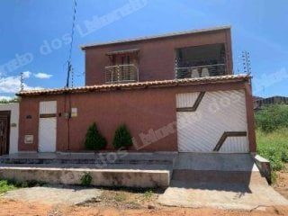Casa de 256 m2 em leilão em Mauriti/CE