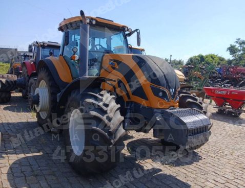 Máquina agrícola 2023 em leilão em Santa Helena de Goiás/GO