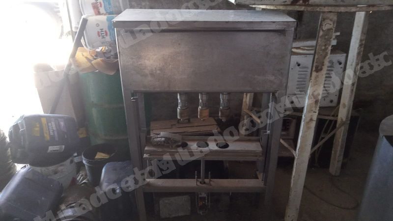 Máquina e equipamento em leilão em Içara/SC