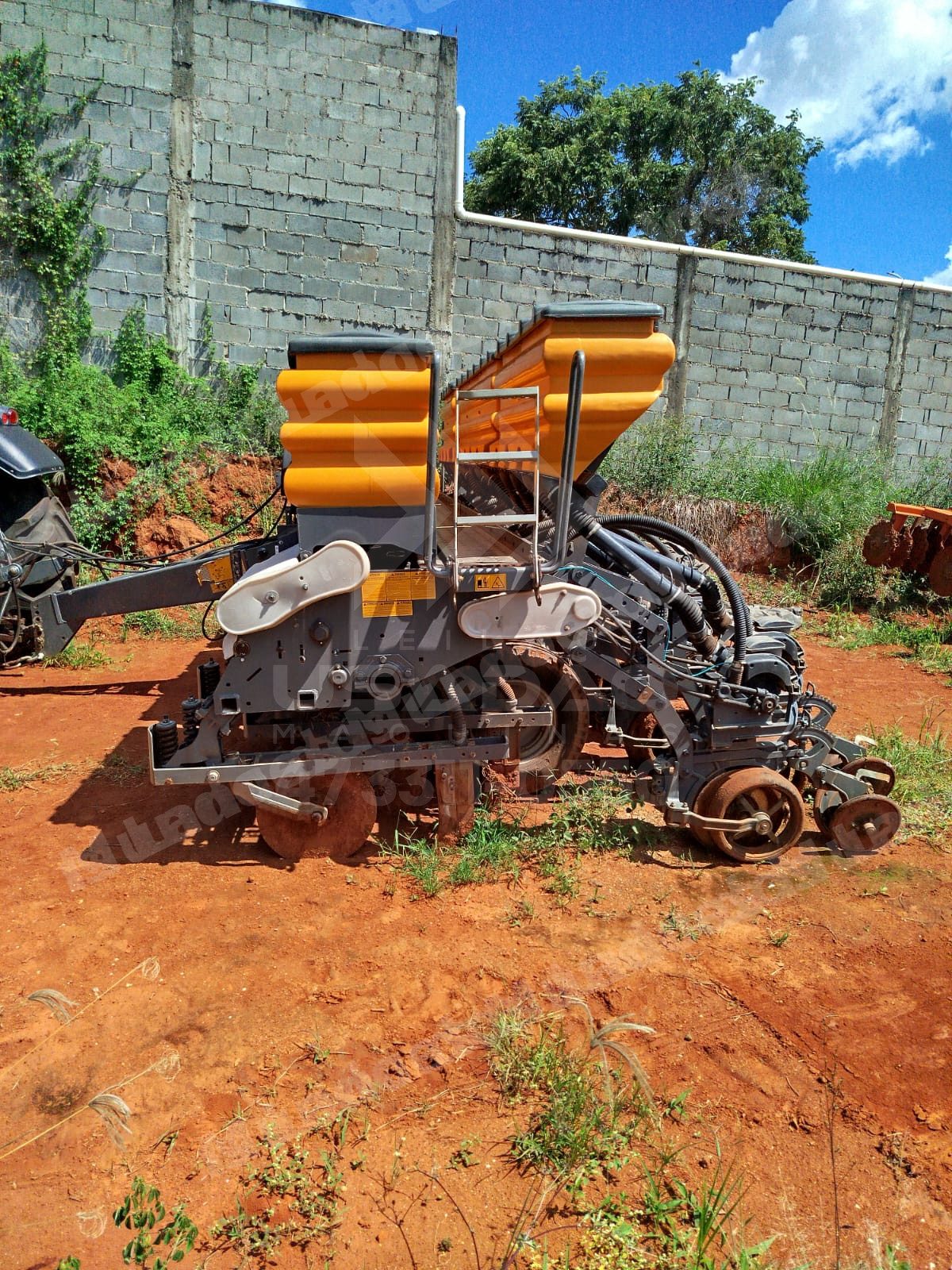 Veiculo em leilao em Carandaí/MG