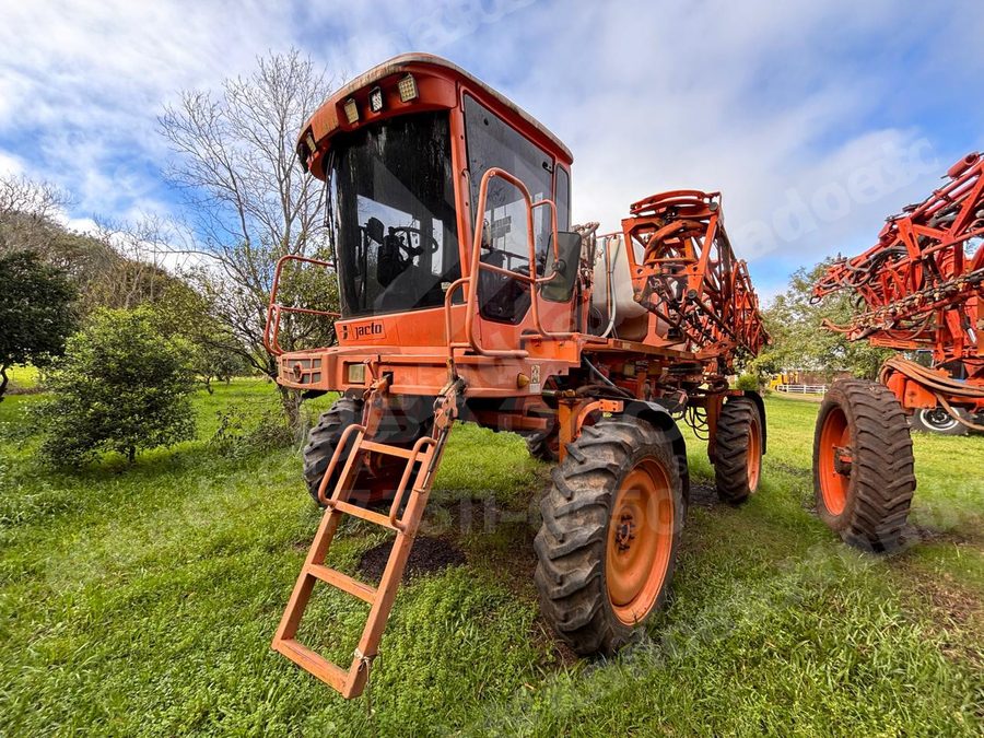 Máquina agrícola 2004 em leilão em Dom Pedrito/RS - Lote 2