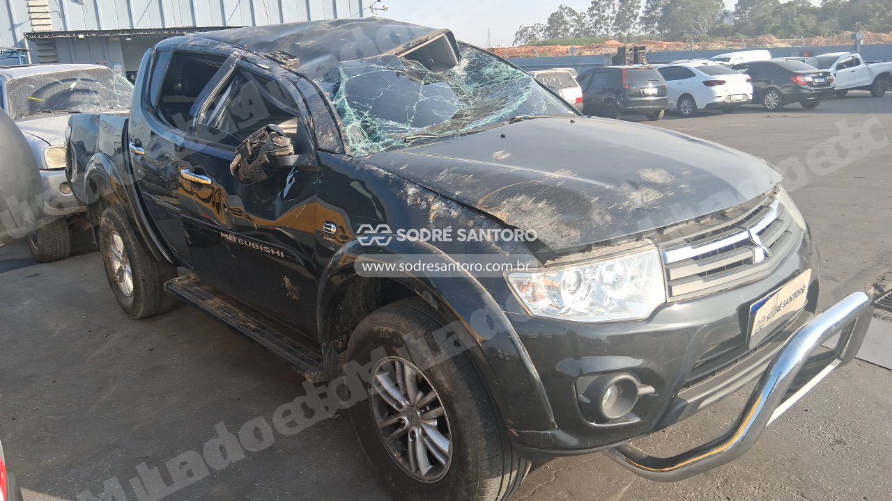 Mitsubishi L200 Triton Hpe 2015 em leilao em Brasil
