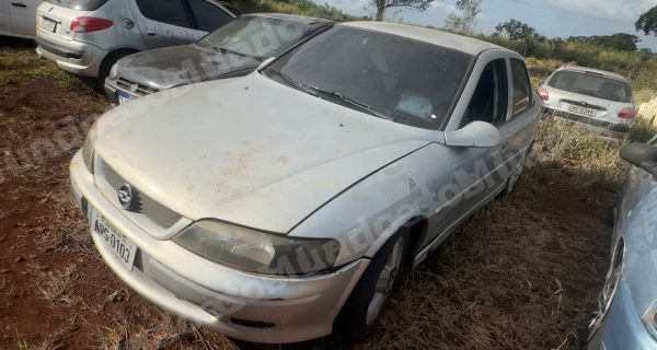 Gm 2001 em leilão em Apucarana/PR