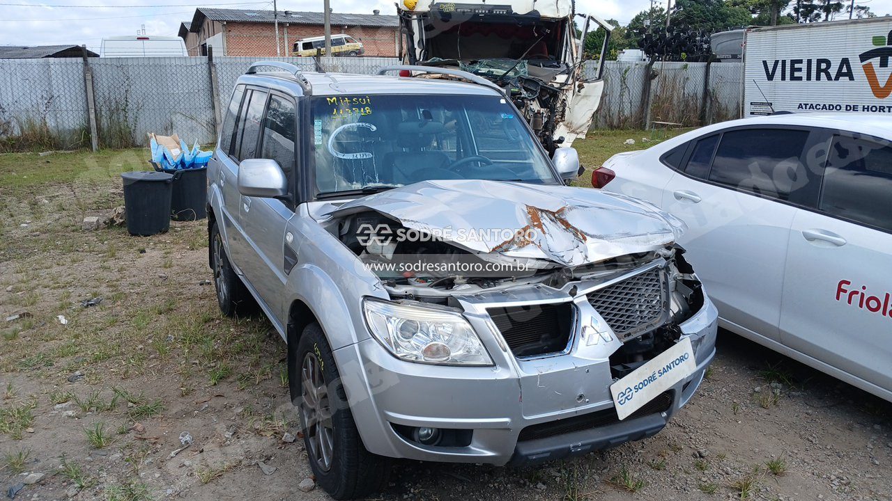 Mitsubishi Pajero Tr4 2015 em leilao em Sj. dos Pinhais/PR