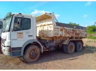 Mercedes Atego em leilao em Brasil