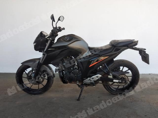 Yamaha 2025 em leilao em Brasil