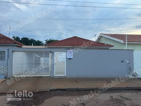 Casa de 180 m2 em leilão em Quirinópolis/GO