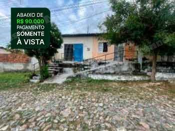Imovel de 77 m2 em leilao em Santa Quitéria/CE
