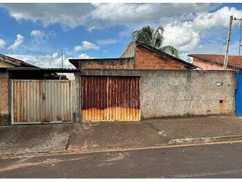 Casa de 116 m2 em leilao em Colina/SP