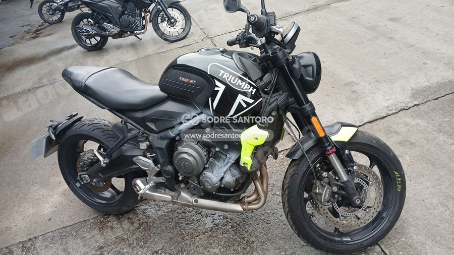 Triumph Trident 2024 em leilão em Guarulhos/SP